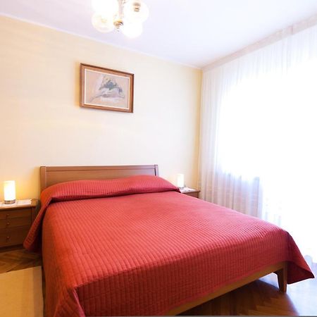Apartments Silvia Пореч Экстерьер фото