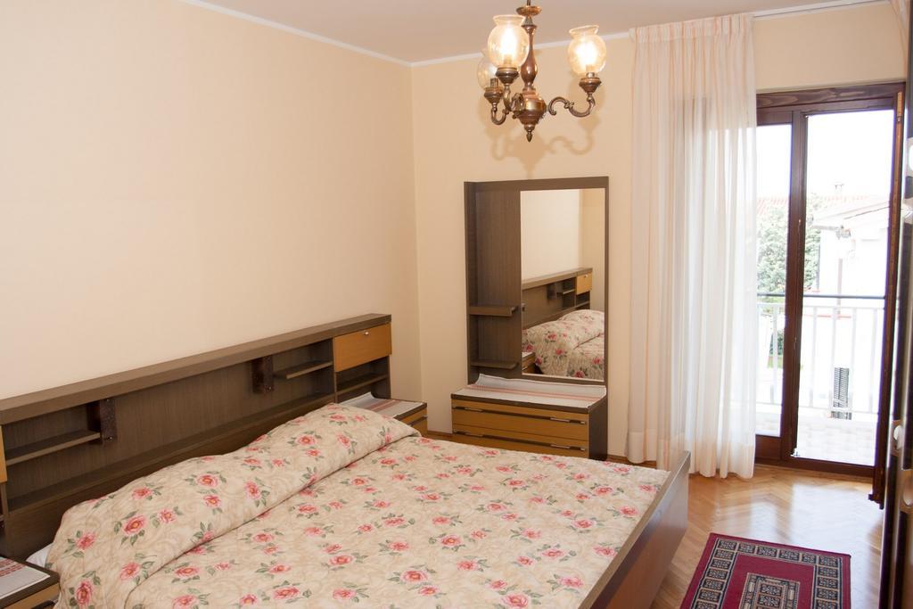 Apartments Silvia Пореч Экстерьер фото
