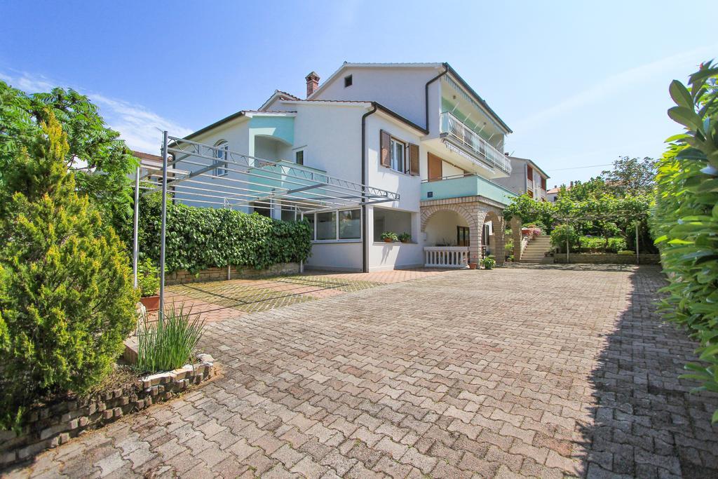 Apartments Silvia Пореч Экстерьер фото