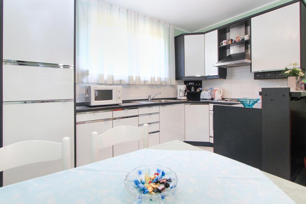 Apartments Silvia Пореч Экстерьер фото