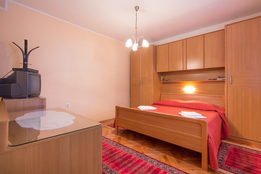 Apartments Silvia Пореч Экстерьер фото
