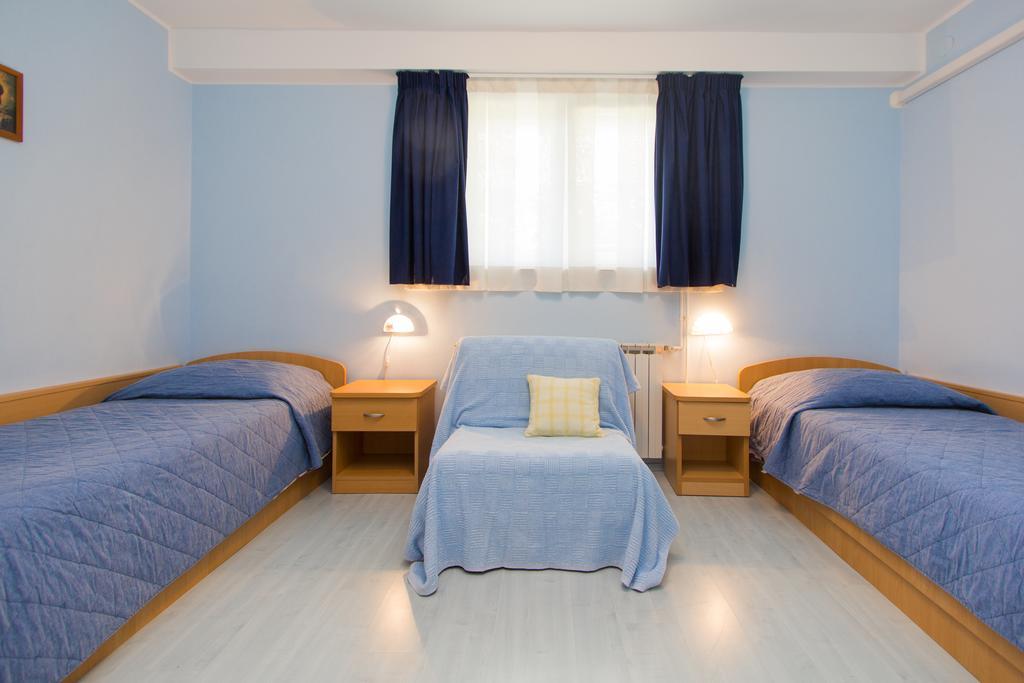 Apartments Silvia Пореч Экстерьер фото